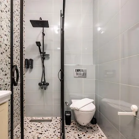 A Small Treasure In The Heart Of Cihangir Apartment *